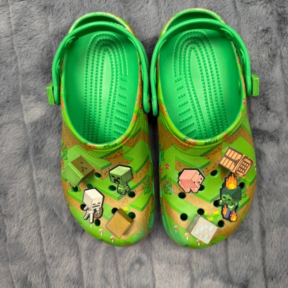 Crocs Minecraft Classic Clogs Green Gold Kids J6 Jibbitz Charms 208473-3TX